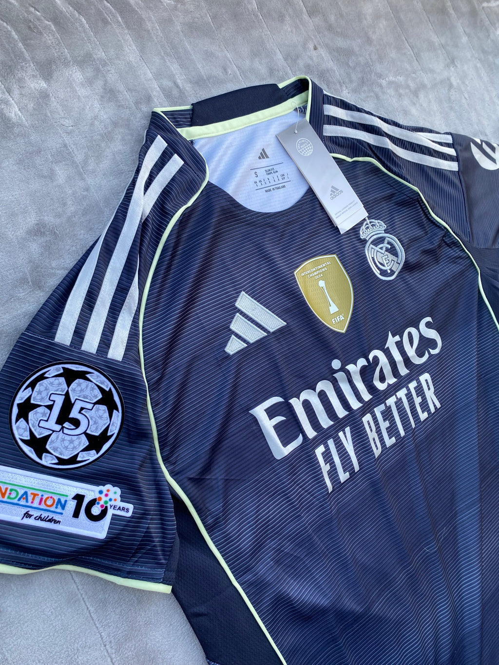 Real Madrid 25/26 Silver Away Kit 🏟️ | UCL Badge | Luxury Edition 👑