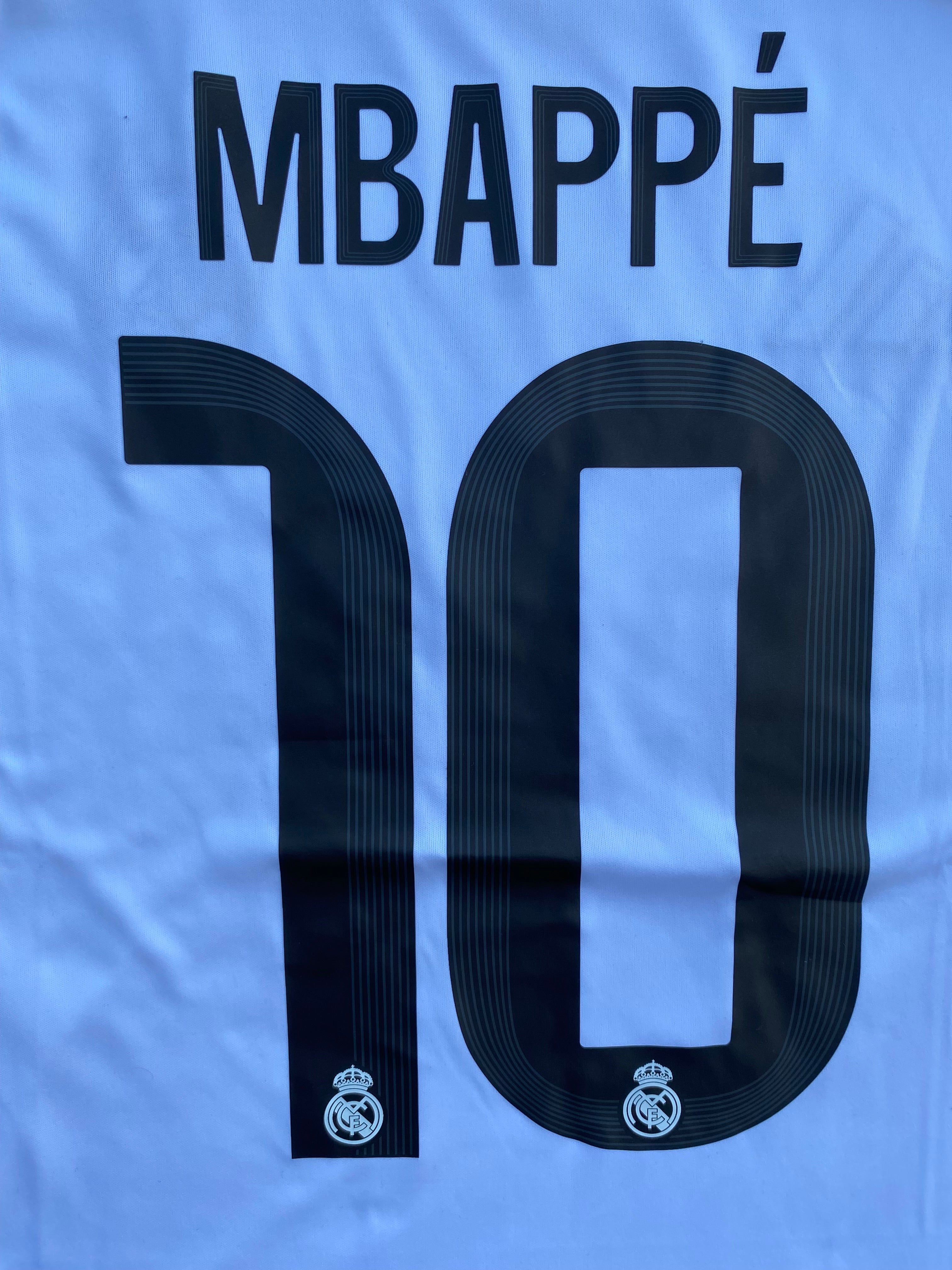 Mbappé x Real Madrid 25/26 Home Kit 👑 | #10 | UCL + Intercontinental Badges | Luxury Edition