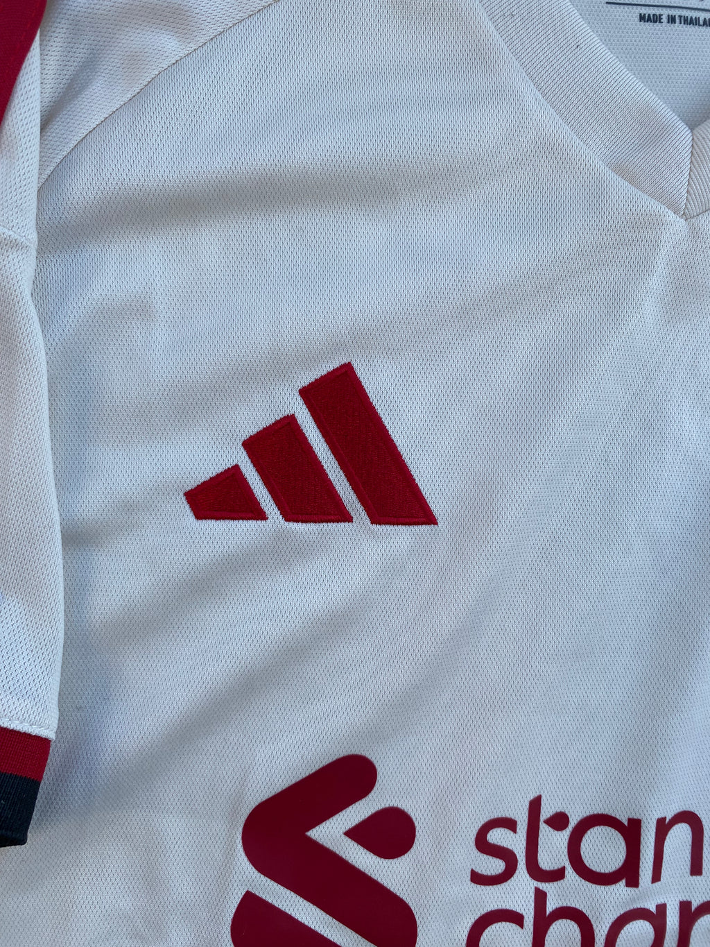 Liverpool 25/26 Away Kit ⚪🔴 | UCL Badge | Luxury Edition 👑